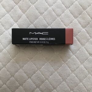 MAC Cosmetics Matte Lipstick in Velvet Teddy NIB